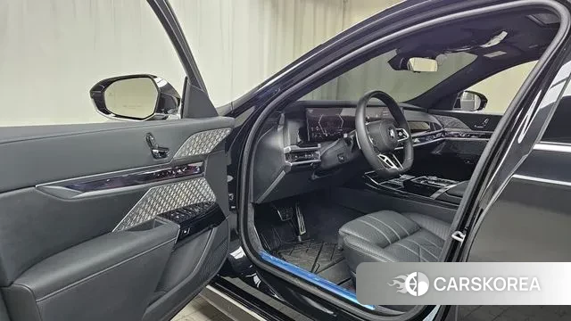 BMW 7 Series (G70) id 3451949 из Кореи 20