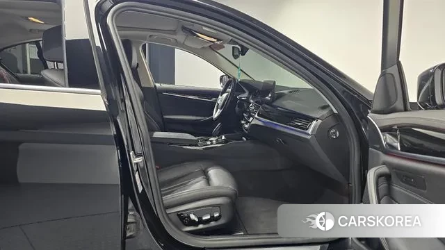 BMW 5 Series (G30) id 3787698 из Кореи 20