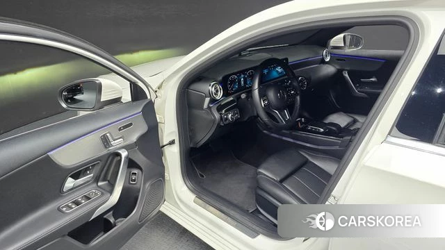 Mercedes-Benz A-Class W177 id 4657240 из Кореи 31