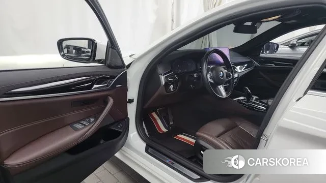 BMW 5 Series (G30) id 3366368 из Кореи 20