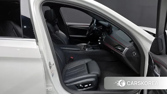 BMW 5 Series (G30) id 3512956 из Кореи 20