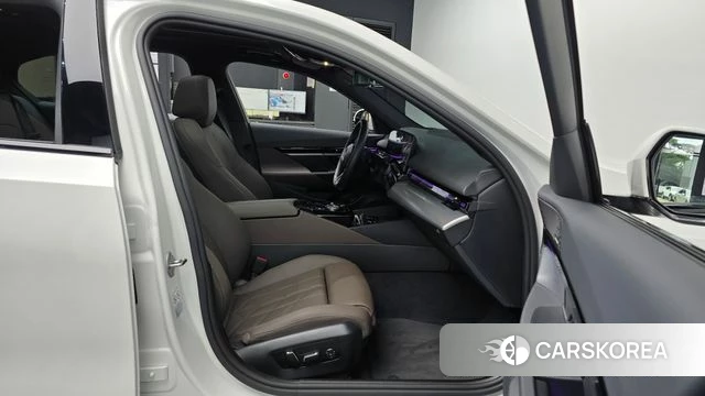 BMW 5 Series (G60) id 4591102 из Кореи 35