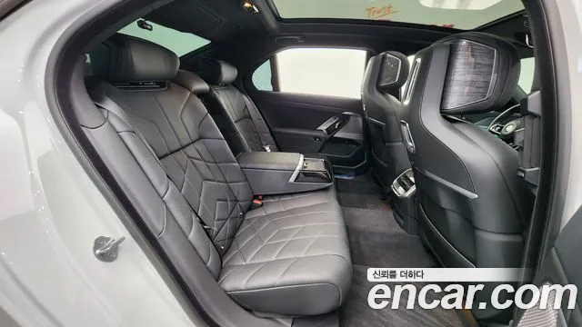 BMW 7 Series (G70) id 2681465 из Кореи 20