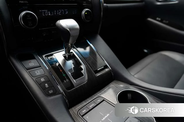 Lexus LM id 4348719 из Китая 16
