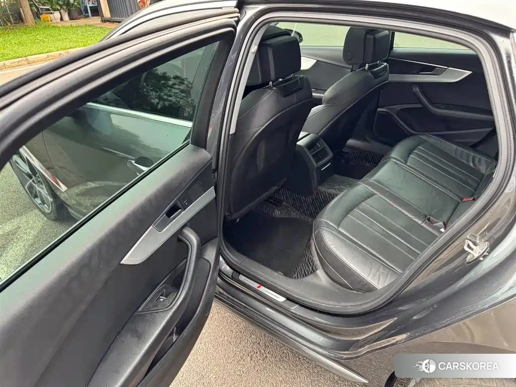 Audi A4L id 4548234 из Китая 30