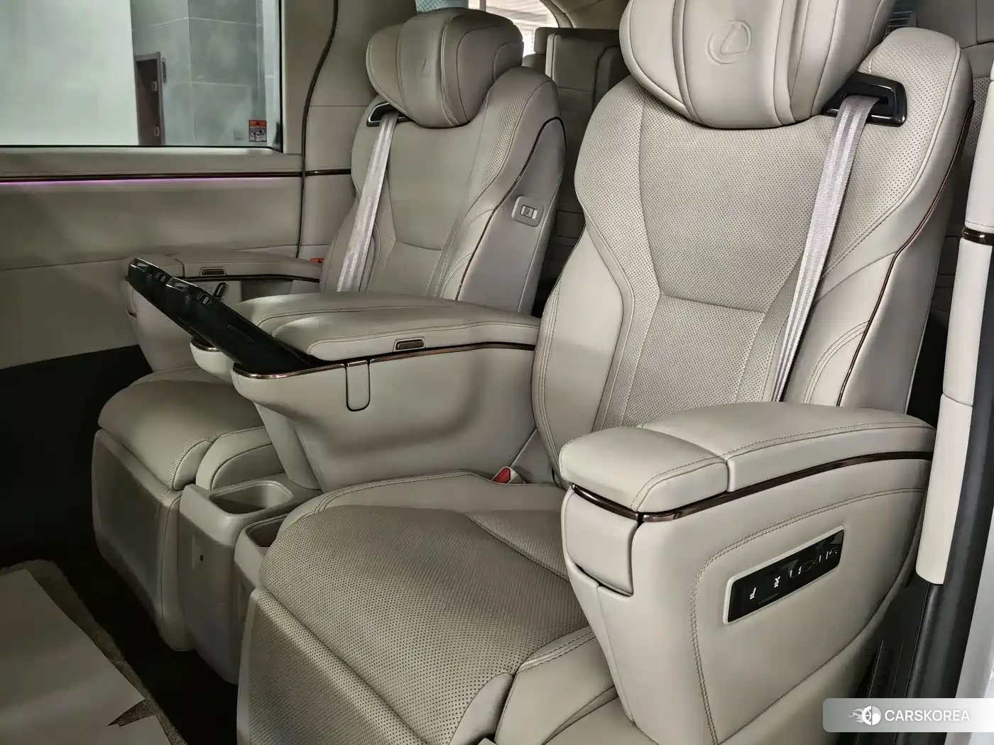 Lexus LM id 4644388 из Китая 12