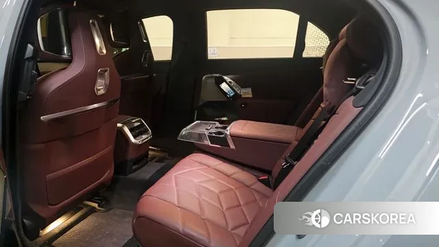 BMW 7 Series (G70) id 3706160 из Кореи 19