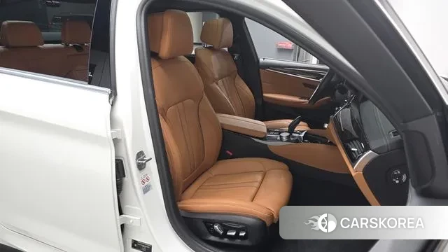 BMW 5 Series (G30) id 3616139 из Кореи 20