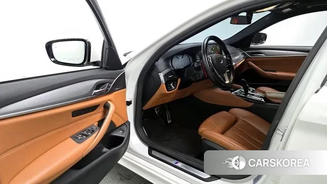 BMW 5 Series (G30) id 3779345 из Кореи 20