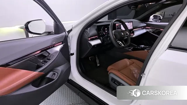 BMW 5 Series (G60) id 3419938 из Кореи 20