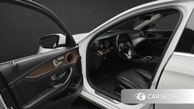 Mercedes-Benz E-Class W213 id 3936548 из Кореи 20