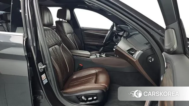 BMW 5 Series (G30) id 2891124 из Кореи 20