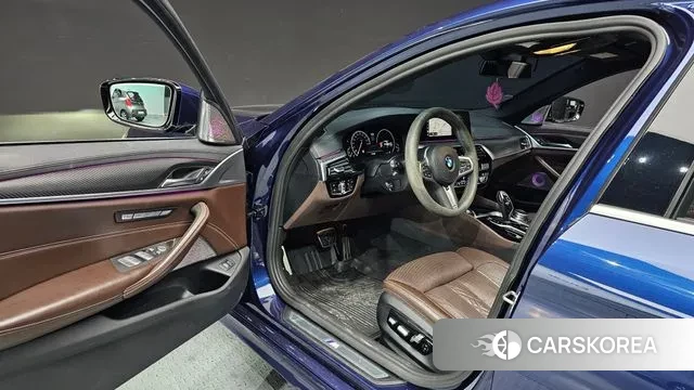 BMW 5 Series (G30) id 3344824 из Кореи 20