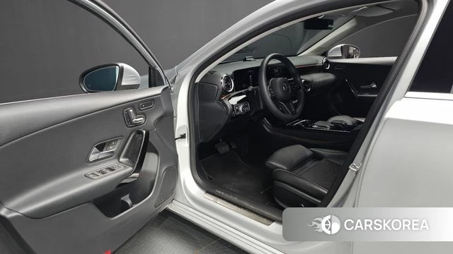 Mercedes-Benz A-Class W177 id 4581468 из Кореи 20