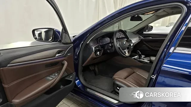 BMW 5 Series (G30) id 3449079 из Кореи 20