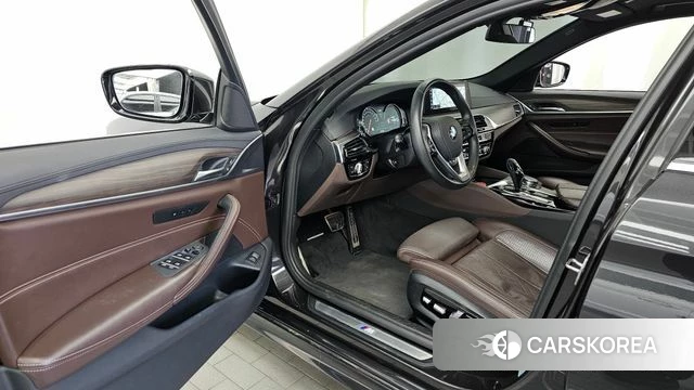 BMW 5 Series (G30) id 3880281 из Кореи 20