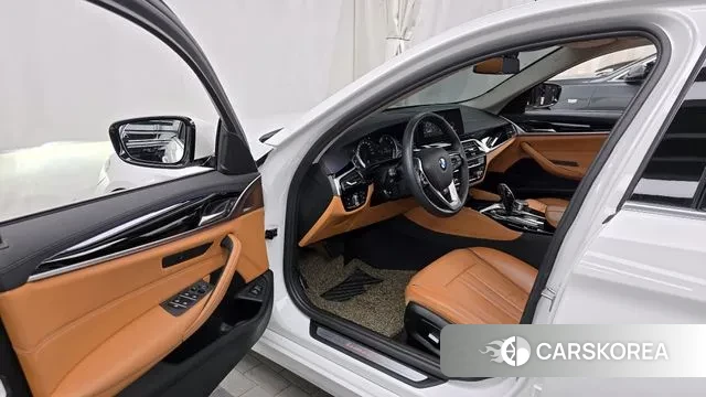 BMW 5 Series (G30) id 3408344 из Кореи 20