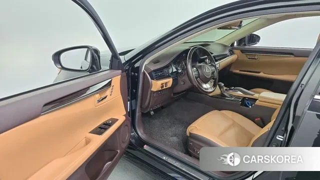 Lexus New ES300h id 3578789 из Кореи 20