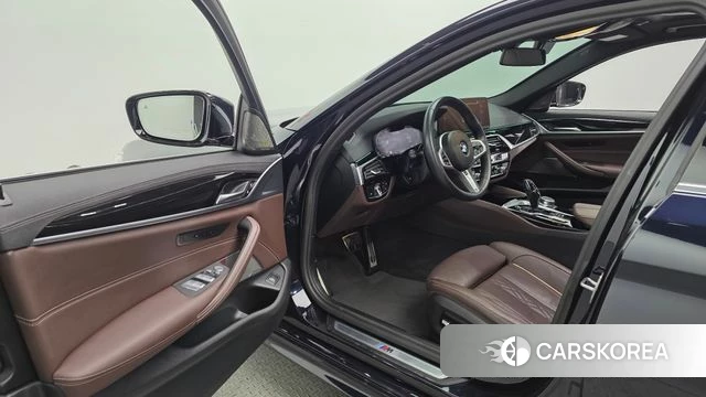 BMW 5 Series (G30) id 3934748 из Кореи 20