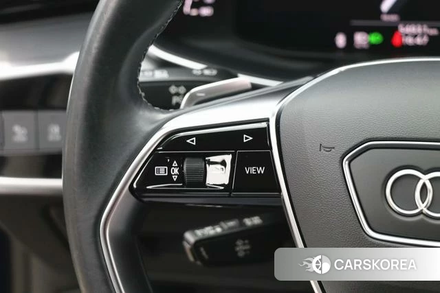 Audi A7L id 4264090 из Китая 30