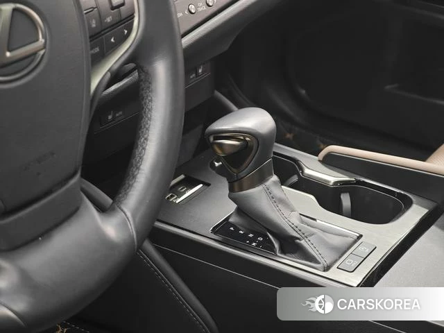 Lexus ES id 4333751 из Китая 20