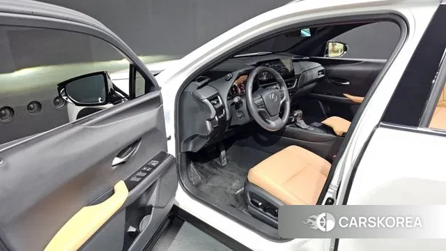 Lexus UX250h id 3496982 из Кореи 20