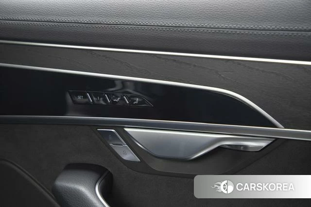 Audi A8 id 4259667 из Китая 30