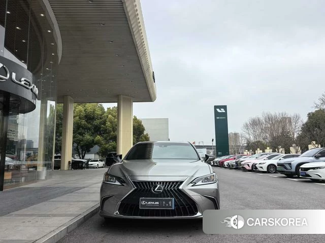 Lexus ES id 4290664 из Китая 17