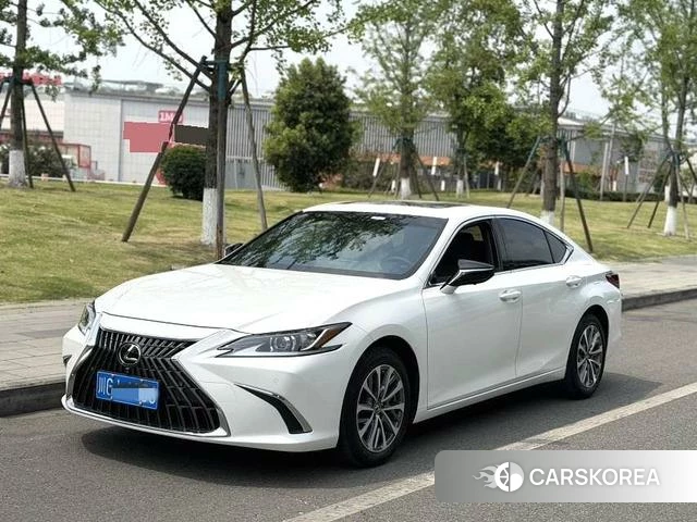 Lexus ES id 4348970 из Китая 13