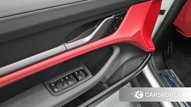 Porsche Taycan id 3082739 из Кореи 20