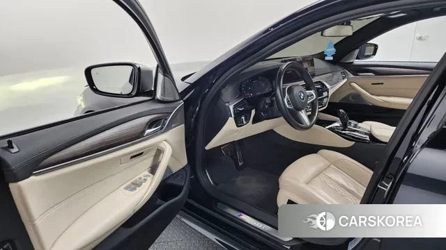 BMW 5 Series (G30) id 3691655 из Кореи 20