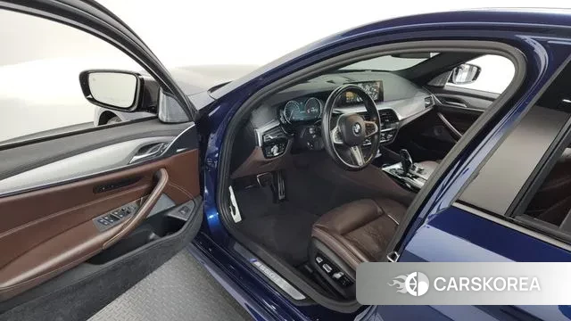 BMW 5 Series (G30) id 3558069 из Кореи 20