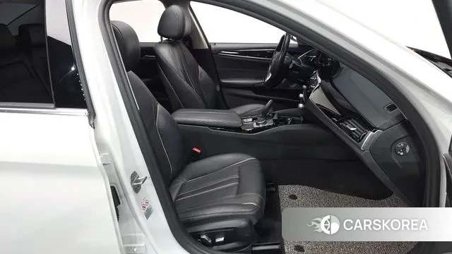 BMW 5 Series (G30) id 3357171 из Кореи 20