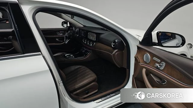 Mercedes-Benz E-Class W213 id 4794153 из Кореи 36