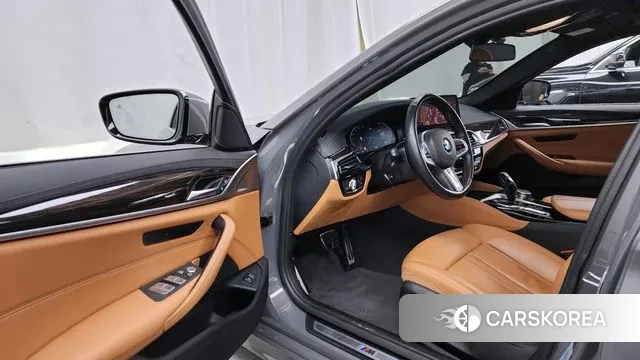 BMW 5 Series (G30) id 3438212 из Кореи 20