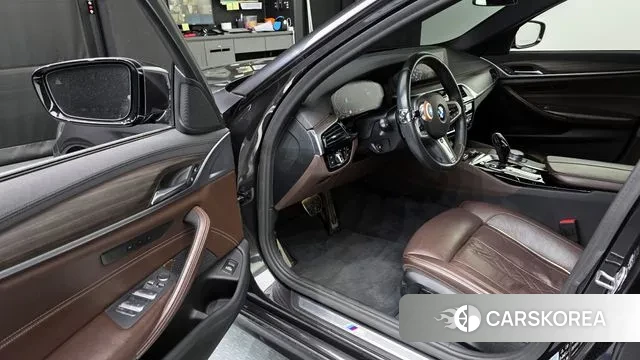 BMW 5 Series (G30) id 3656092 из Кореи 20