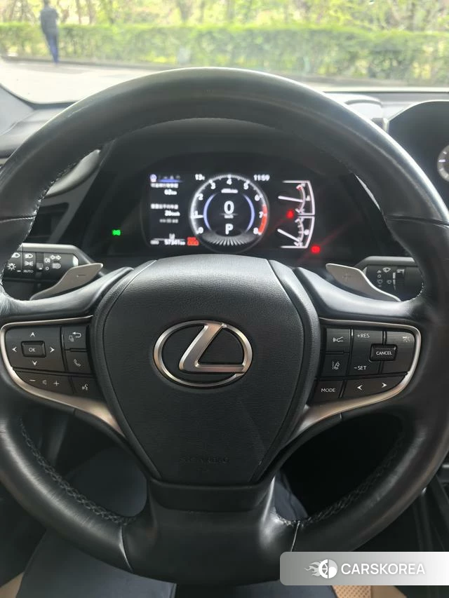 Lexus ES id 4367388 из Китая 19