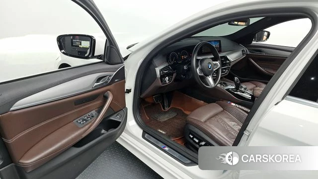 BMW 5 Series (G30) id 4250938 из Кореи 37
