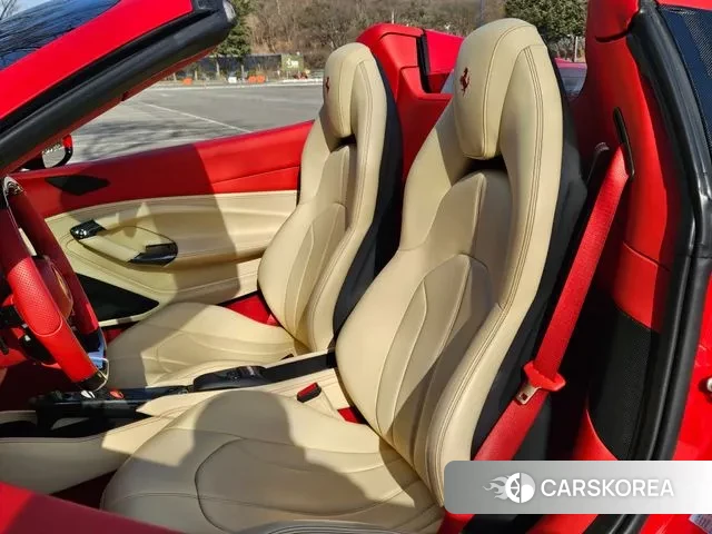 Ferrari F8 Spider id 3697507 из Кореи 20