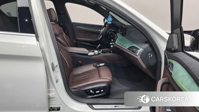 BMW 5 Series (G30) id 3812726 из Кореи 20