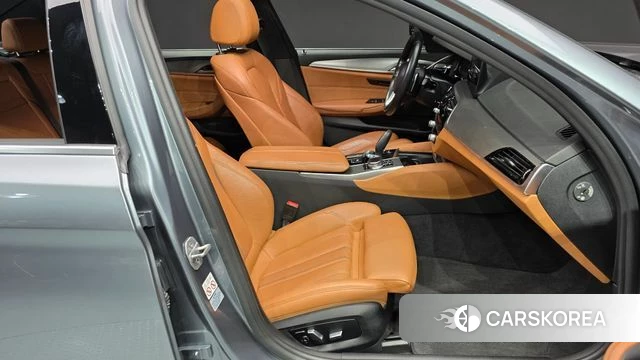 BMW 5 Series (G30) id 3880260 из Кореи 20