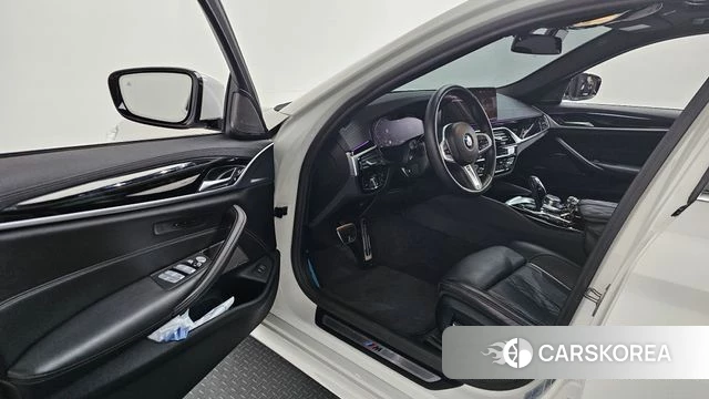 BMW 5 Series (G30) id 4186588 из Кореи 37