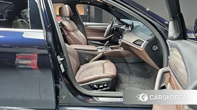 BMW 5 Series (G30) id 3546758 из Кореи 20