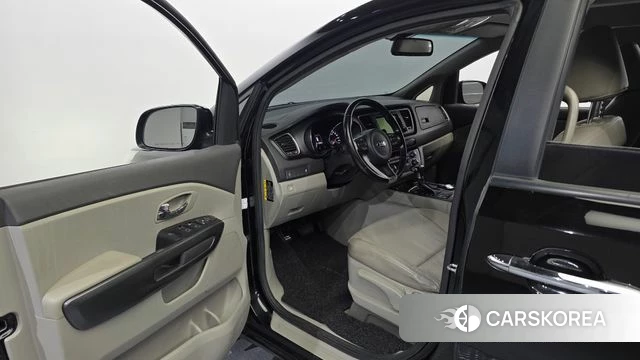 Kia All New Carnival id 4188733 из Кореи 30