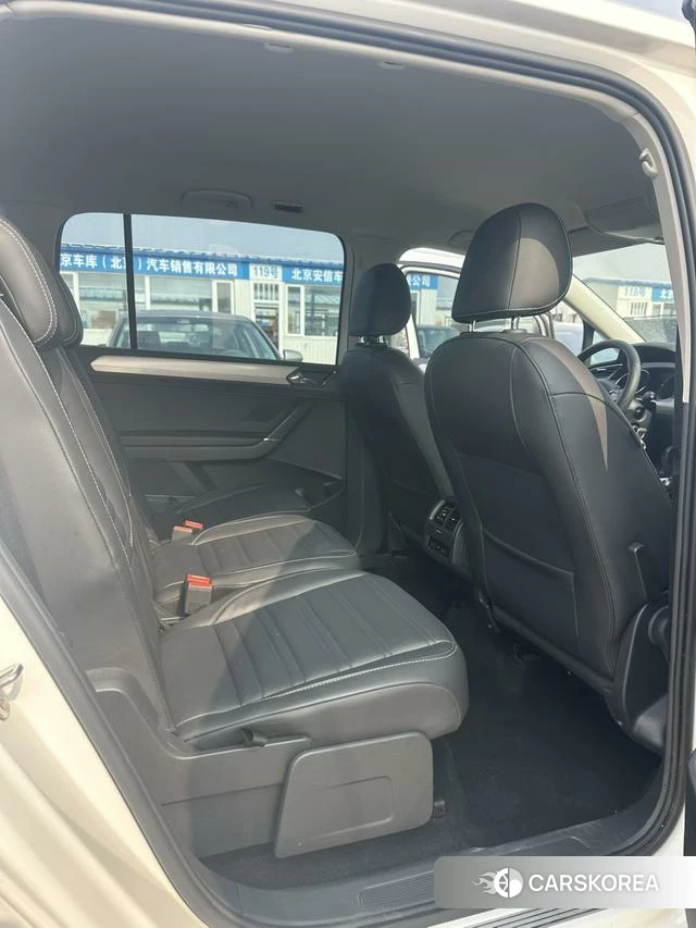 Volkswagen Touran L id 4209122 из Китая 17