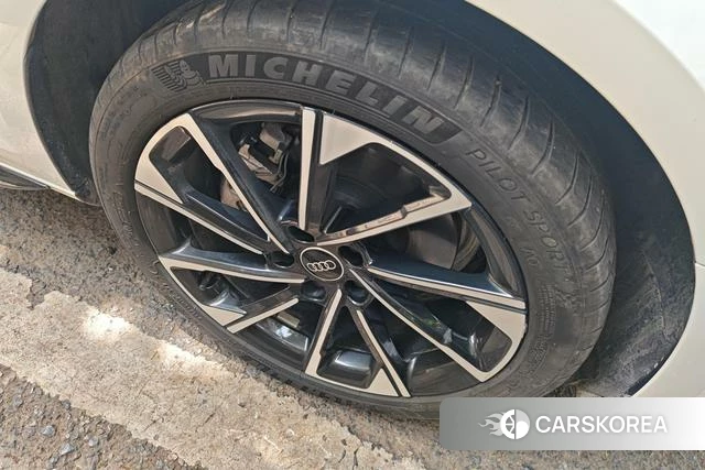 Audi A4L id 4275801 из Китая 17