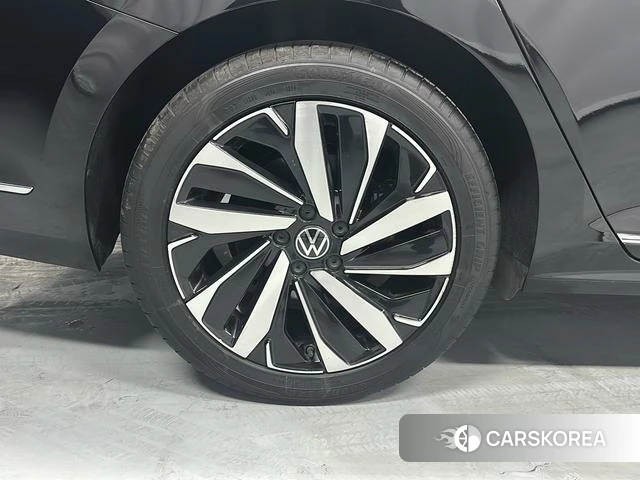 Volkswagen Passat id 4264571 из Китая 20