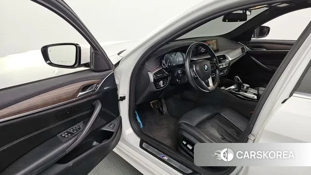 BMW 5 Series (G30) id 3297791 из Кореи 20