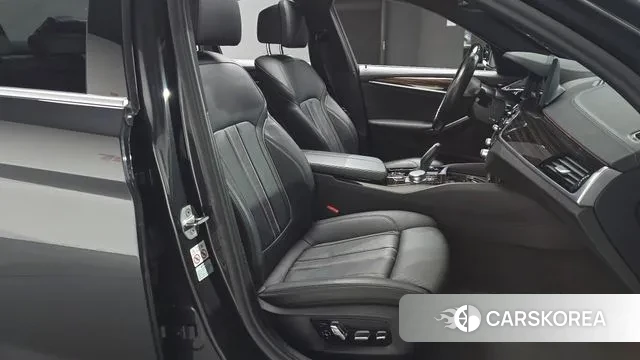 BMW 5 Series (G30) id 3433542 из Кореи 20