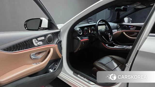 Mercedes-Benz E-Class W213 id 4223578 из Кореи 32